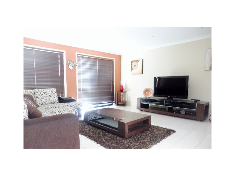 31 Yammerbook Way, Cranbourne East VIC 3977