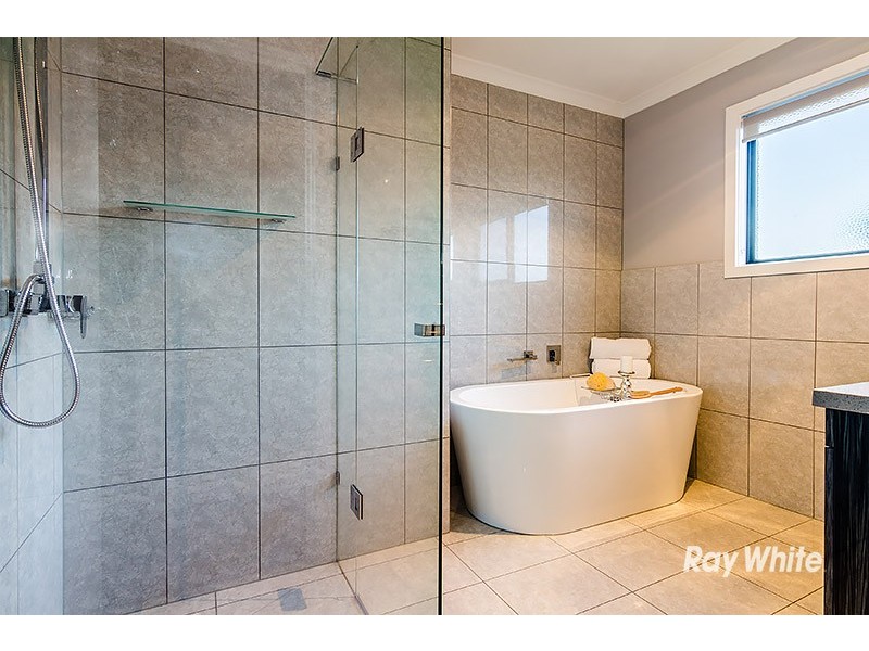 28 Elliott Parade, Lynbrook VIC 3975