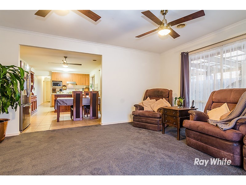 24 Oakman Way, Hampton Park VIC 3976