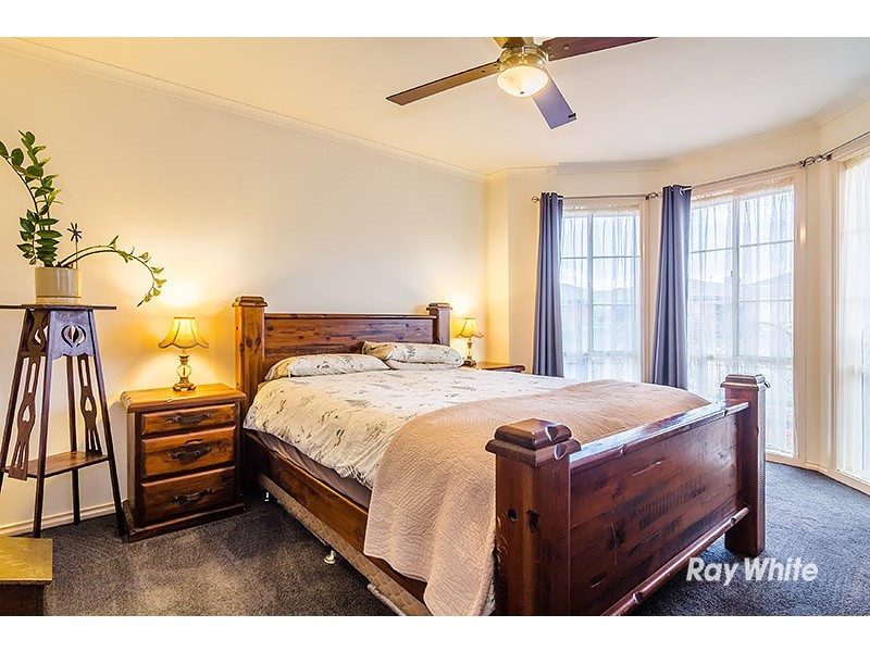 24 Oakman Way, Hampton Park VIC 3976