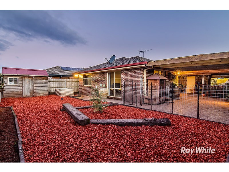 24 Oakman Way, Hampton Park VIC 3976