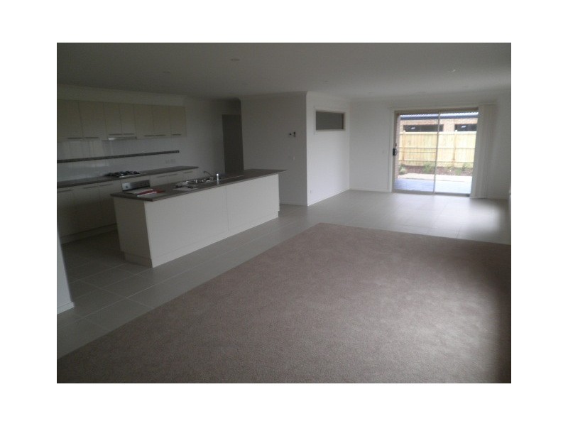 7 Brockman Street, Cranbourne East VIC 3977