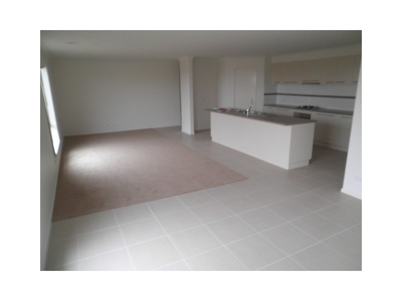 7 Brockman Street, Cranbourne East VIC 3977