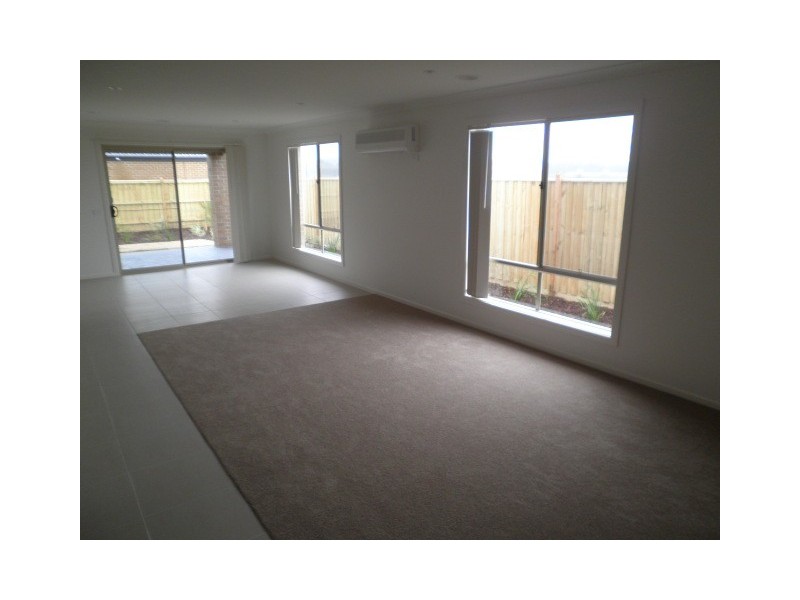 7 Brockman Street, Cranbourne East VIC 3977