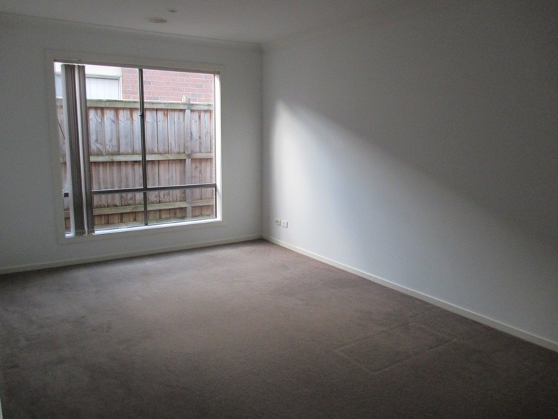 4 Islington Avenue, Cranbourne North VIC 3977