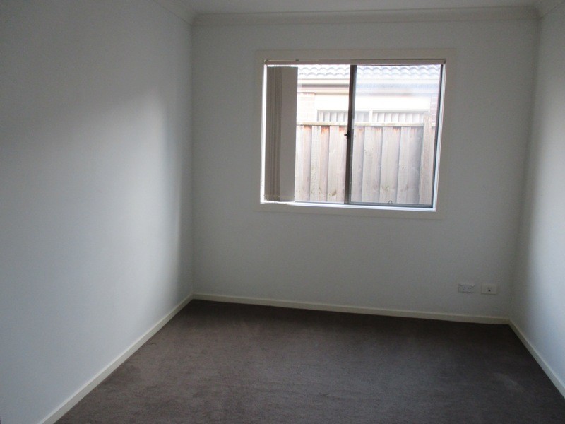 4 Islington Avenue, Cranbourne North VIC 3977