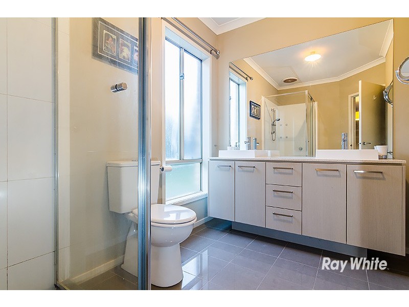 31 Broadstone Way, Cranbourne VIC 3977