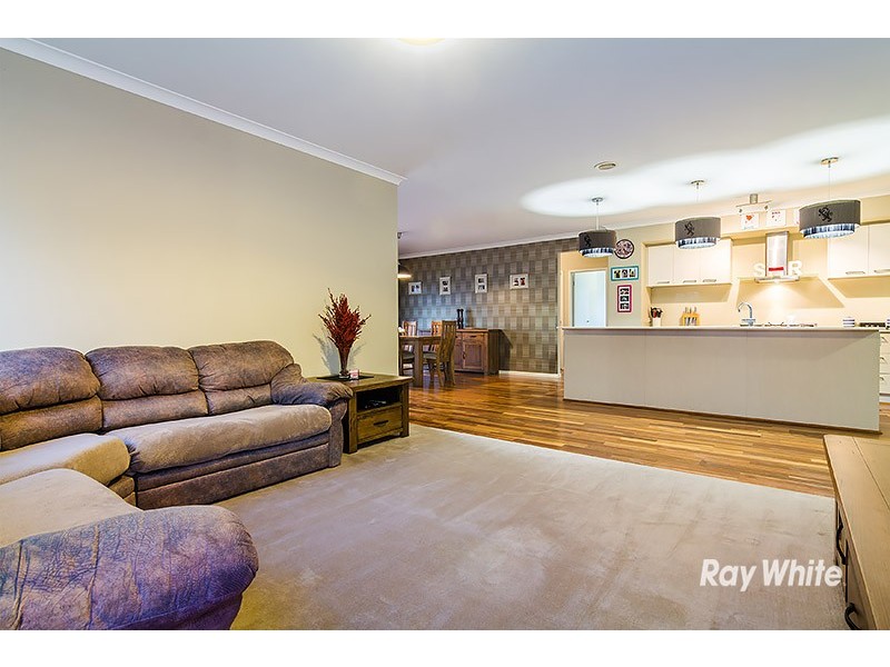 31 Broadstone Way, Cranbourne VIC 3977