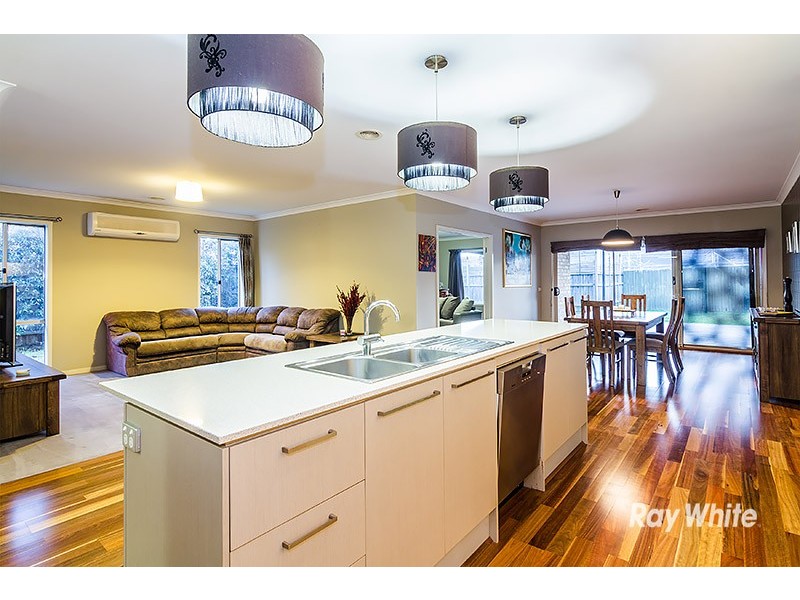 31 Broadstone Way, Cranbourne VIC 3977