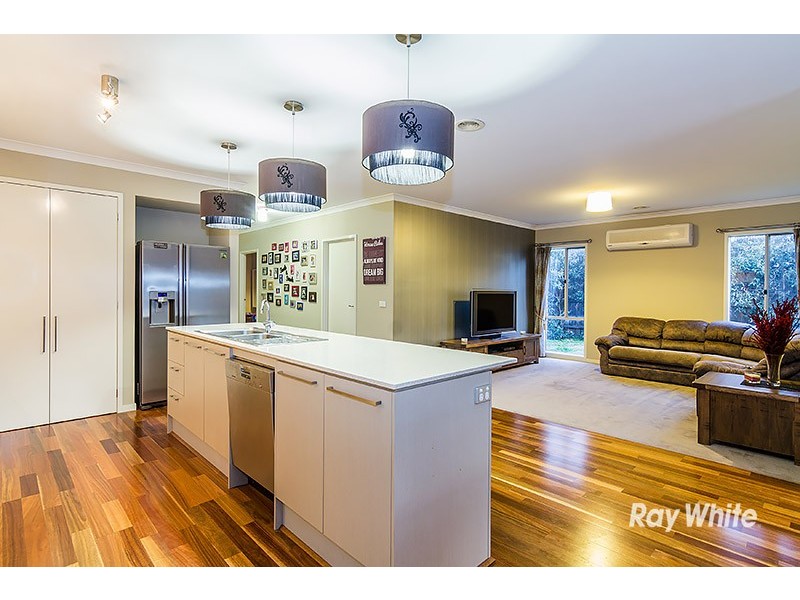 31 Broadstone Way, Cranbourne VIC 3977
