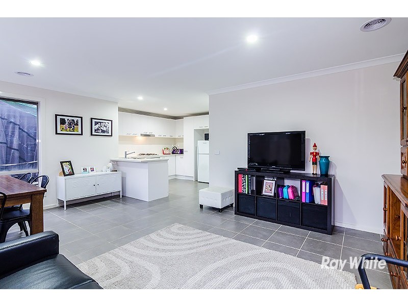 16 Illawarra Avenue, Clyde VIC 3978