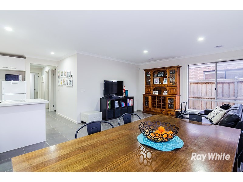 16 Illawarra Avenue, Clyde VIC 3978