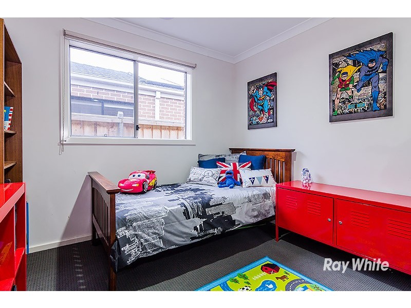 16 Illawarra Avenue, Clyde VIC 3978