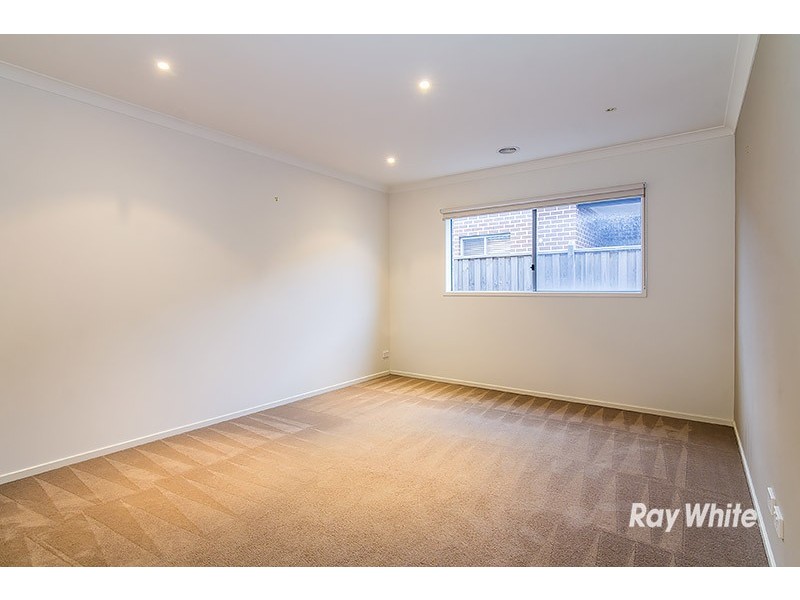 19 Kess Grove, Lyndhurst VIC 3975