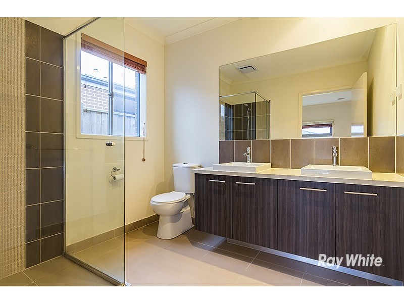 19 Kess Grove, Lyndhurst VIC 3975