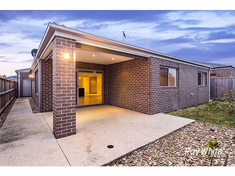 19 Kess Grove, Lyndhurst VIC 3975