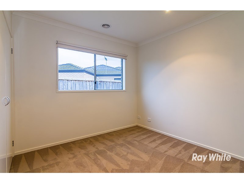 19 Kess Grove, Lyndhurst VIC 3975