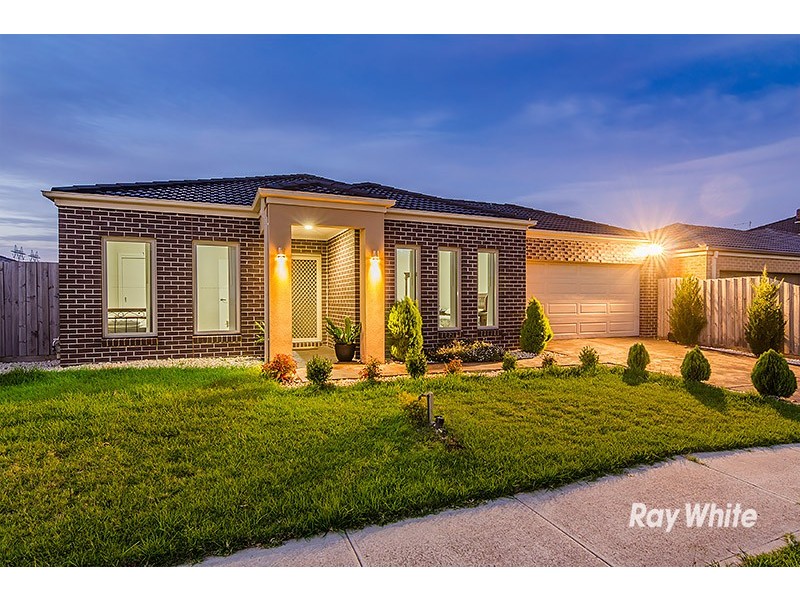 4 Kirwan Drive, Cranbourne East VIC 3977