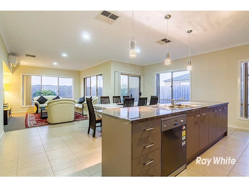 4 Kirwan Drive, Cranbourne East VIC 3977