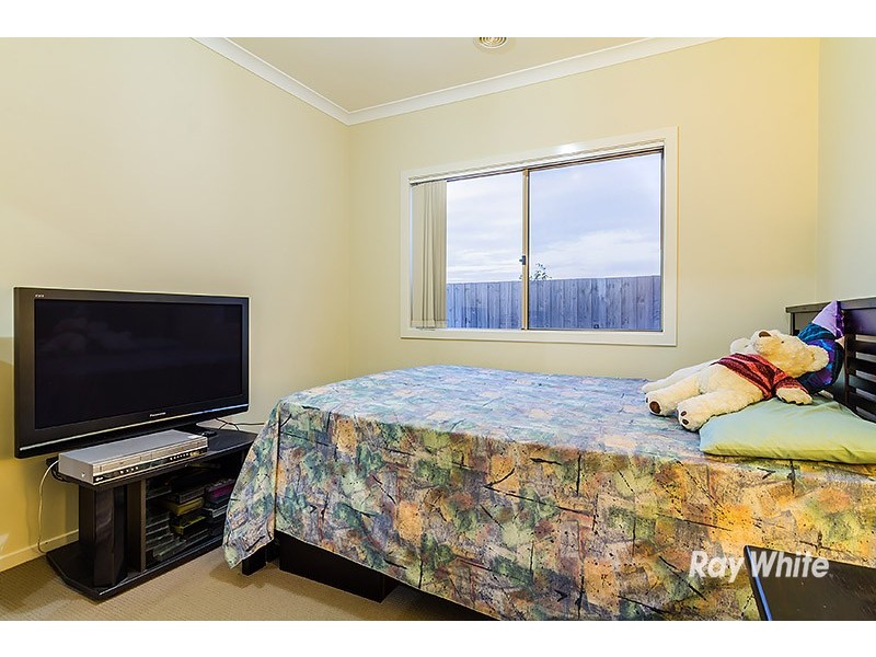 4 Kirwan Drive, Cranbourne East VIC 3977