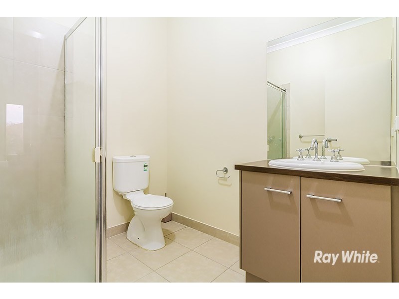 4 Kirwan Drive, Cranbourne East VIC 3977