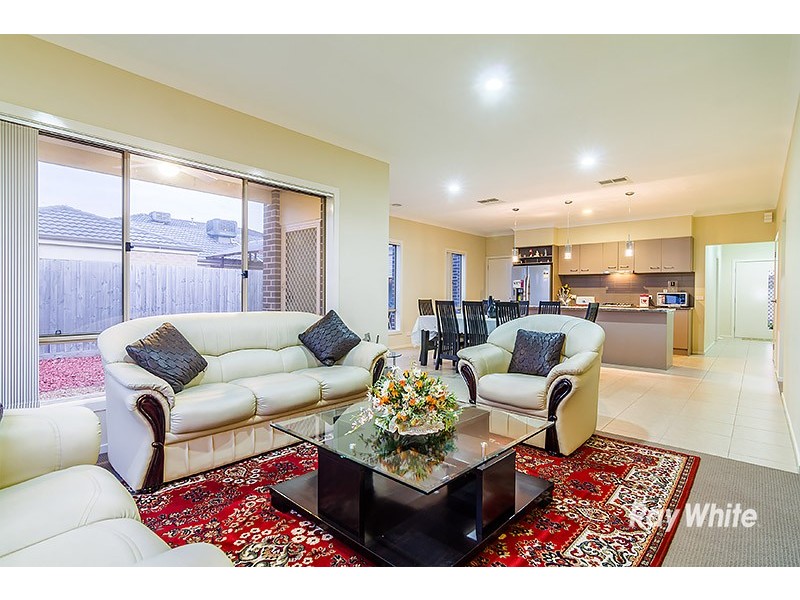 4 Kirwan Drive, Cranbourne East VIC 3977