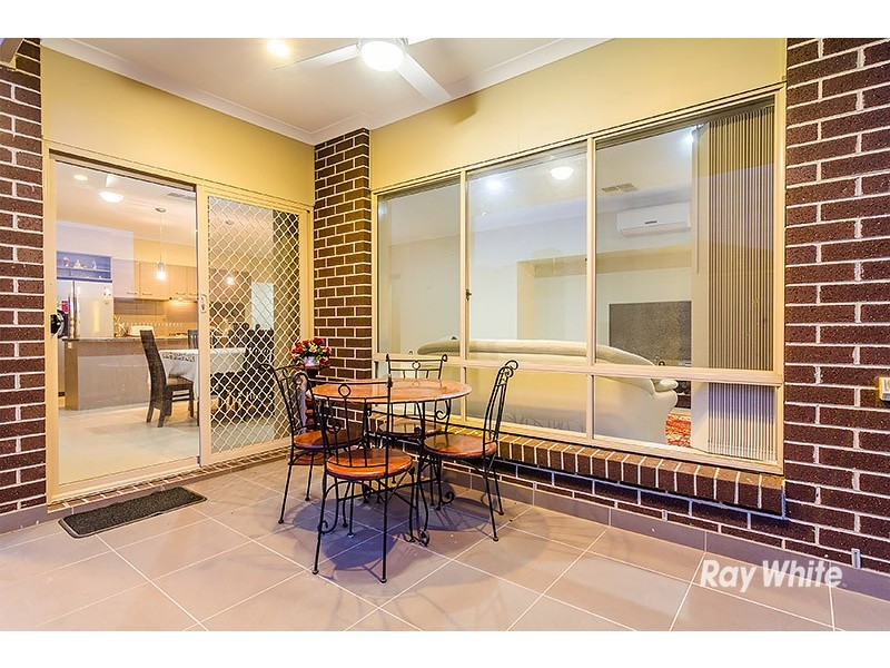 4 Kirwan Drive, Cranbourne East VIC 3977