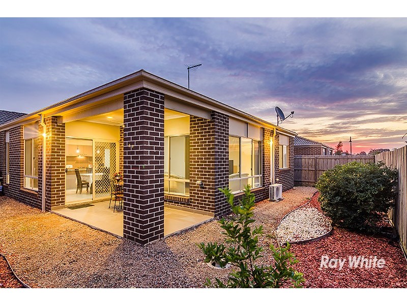 4 Kirwan Drive, Cranbourne East VIC 3977