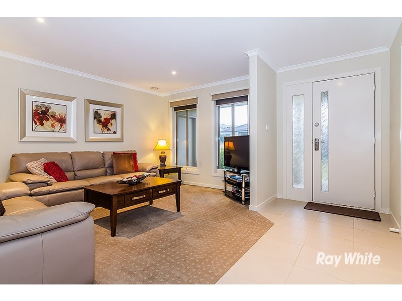 9 Caribbean Pine Court, Lyndhurst VIC 3975