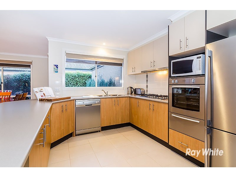 9 Caribbean Pine Court, Lyndhurst VIC 3975