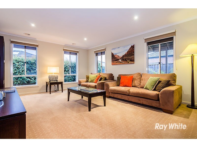9 Caribbean Pine Court, Lyndhurst VIC 3975