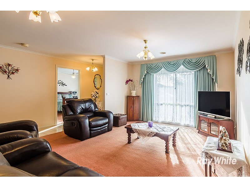 13 Slessor Avenue, Lynbrook VIC 3975