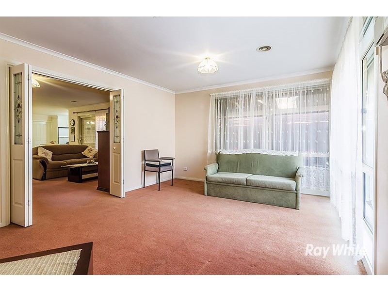 13 Slessor Avenue, Lynbrook VIC 3975