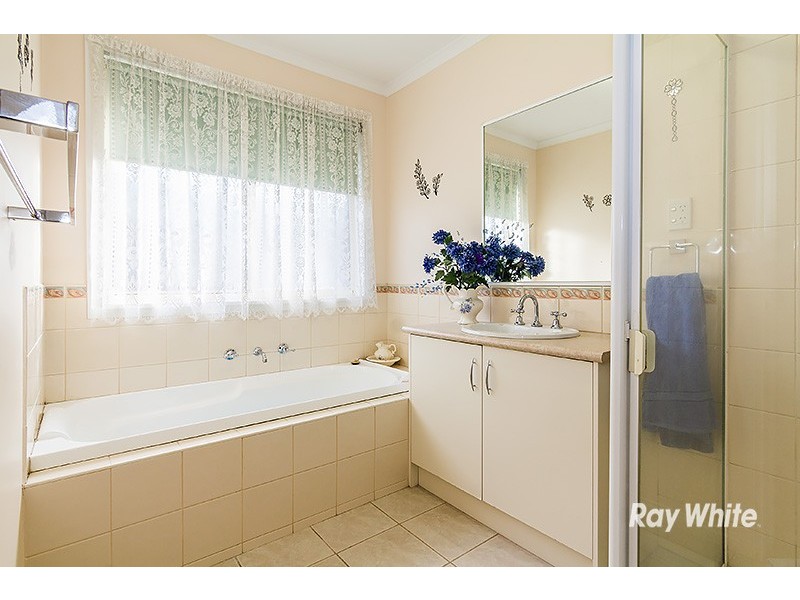 13 Slessor Avenue, Lynbrook VIC 3975