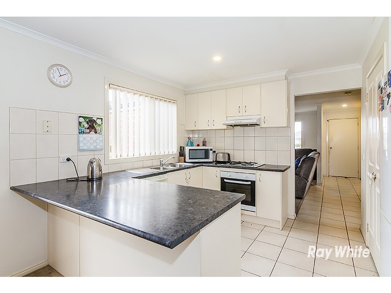 28 Geebung Road, Cranbourne West VIC 3977