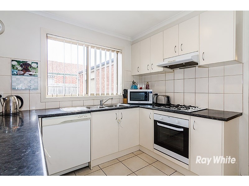 28 Geebung Road, Cranbourne West VIC 3977