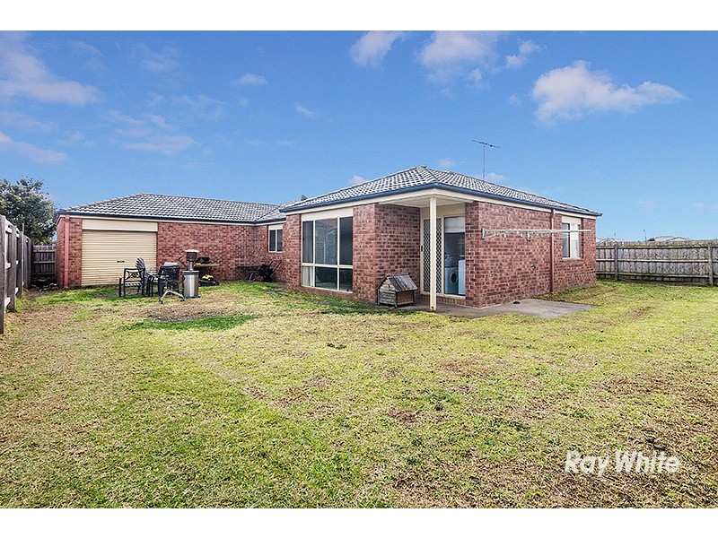 28 Geebung Road, Cranbourne West VIC 3977