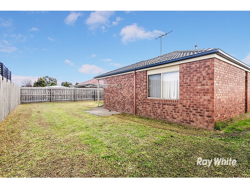 28 Geebung Road, Cranbourne West VIC 3977