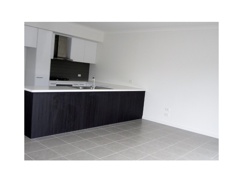 13/2 Sanoma Drive, Skye VIC 3977