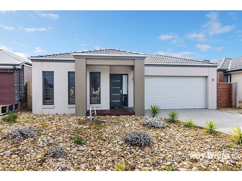 38 Alarah Boulevard, Cranbourne West VIC 3977