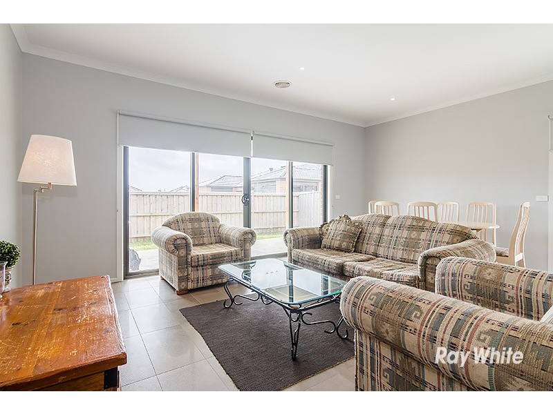 38 Alarah Boulevard, Cranbourne West VIC 3977