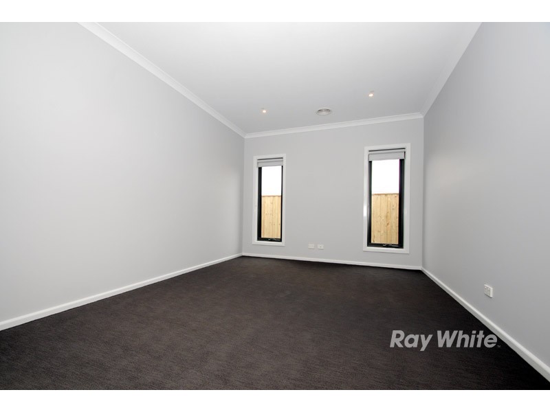 38 Alarah Boulevard, Cranbourne West VIC 3977