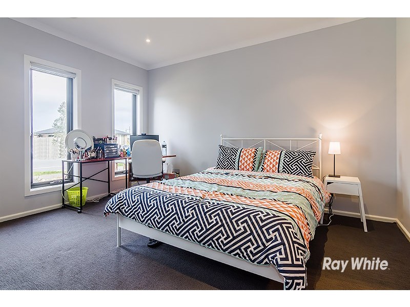 38 Alarah Boulevard, Cranbourne West VIC 3977