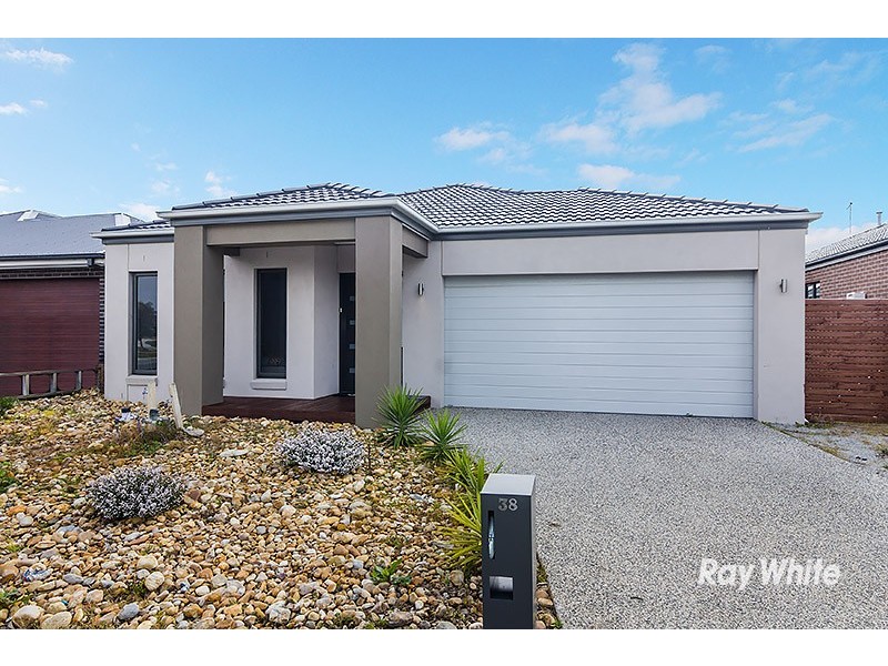38 Alarah Boulevard, Cranbourne West VIC 3977