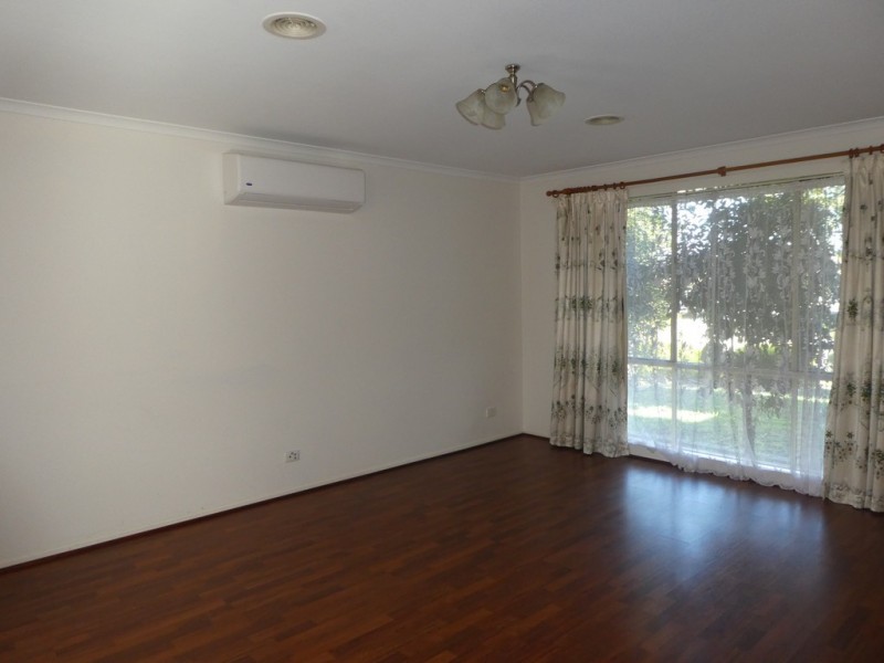 8 Jammon Close, Hampton Park VIC 3976