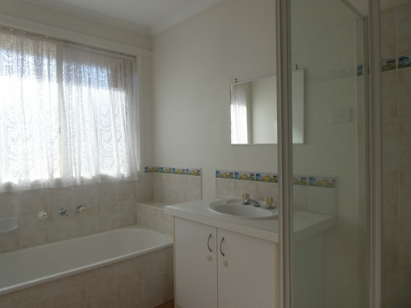 8 Jammon Close, Hampton Park VIC 3976