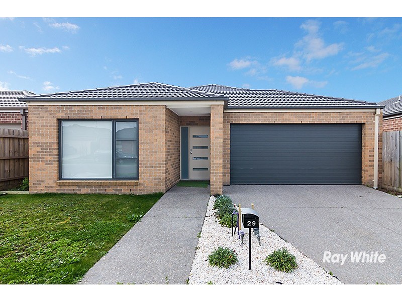 29 Cadillac Street, Cranbourne East VIC 3977