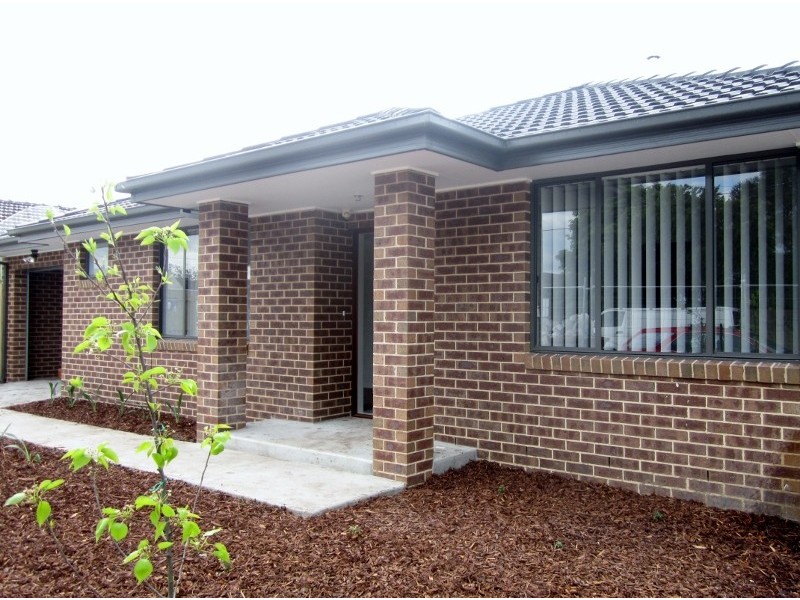 1/15 Dearing Avenue, Cranbourne VIC 3977