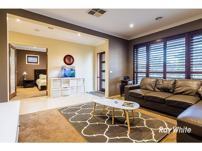 37 Wild Scotchman Way, Cranbourne East VIC 3977