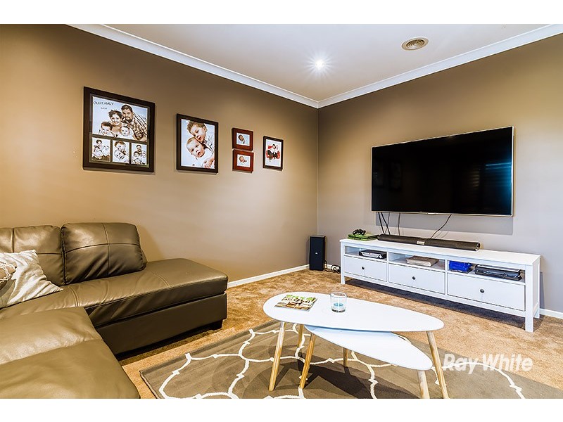 37 Wild Scotchman Way, Cranbourne East VIC 3977